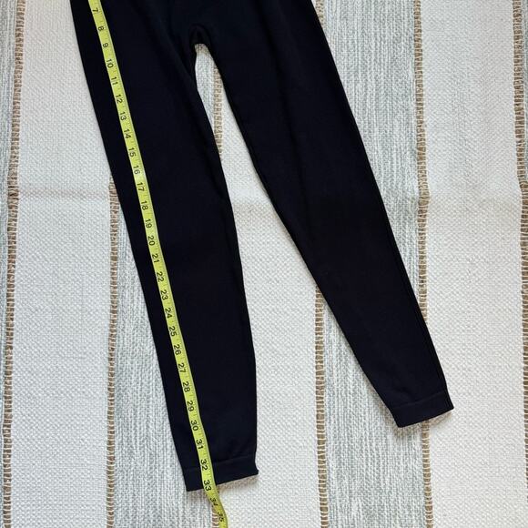 Spanx EcoCare Look at Me Now Very Black High Waisted Cropped Leggings Large - Picture 4 of 9